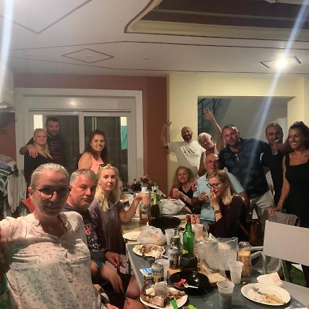 אפרטהוטל סארטי Petros House מראה חיצוני תמונה
