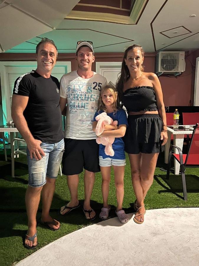 אפרטהוטל סארטי Petros House מראה חיצוני תמונה