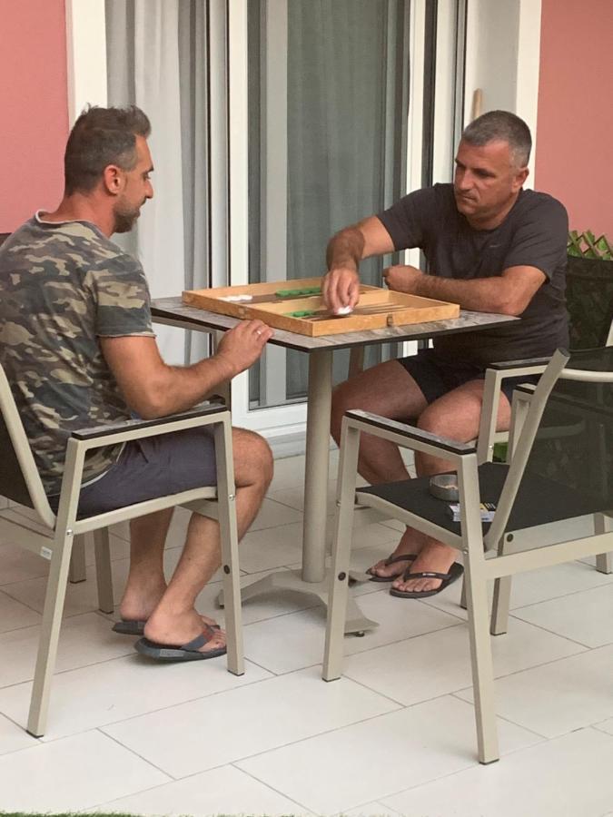 אפרטהוטל סארטי Petros House מראה חיצוני תמונה
