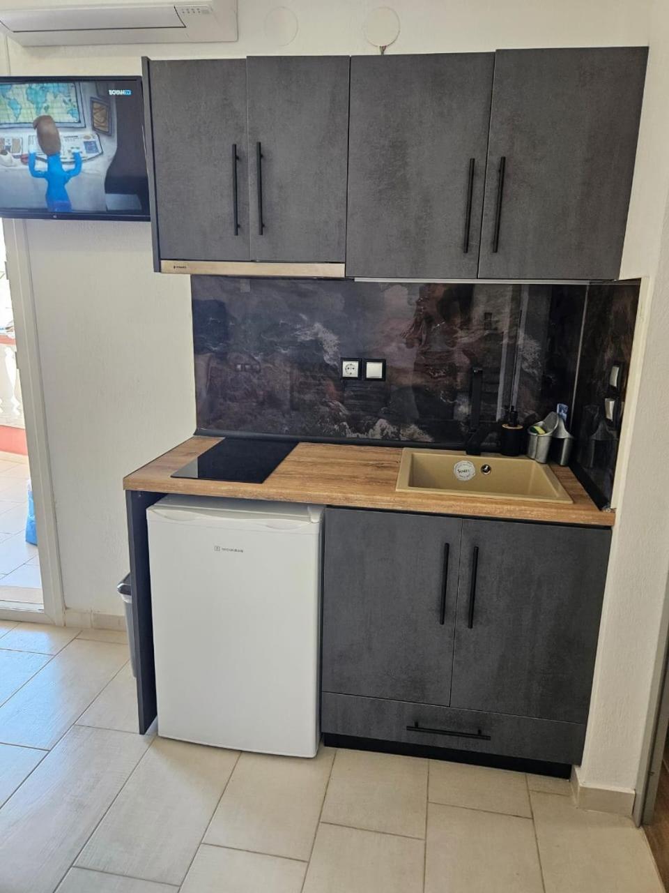 אפרטהוטל סארטי Petros House מראה חיצוני תמונה