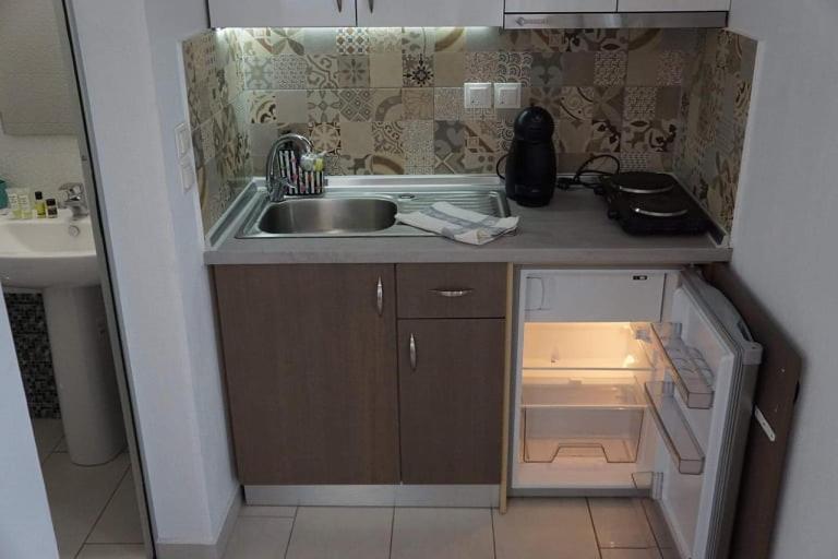 אפרטהוטל סארטי Petros House מראה חיצוני תמונה