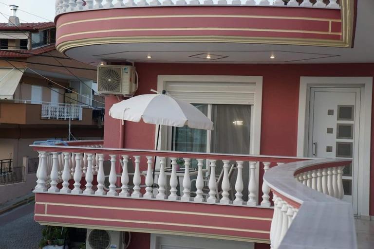 אפרטהוטל סארטי Petros House מראה חיצוני תמונה